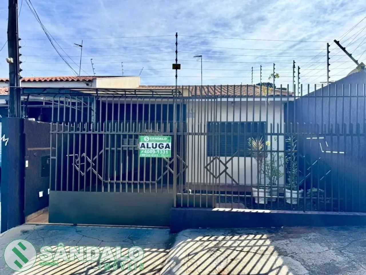 Casa com 3 quartos para alugar por R$ 2200.00, 110.97 m2 - JARDIM LIBERDADE - MARINGA/PR