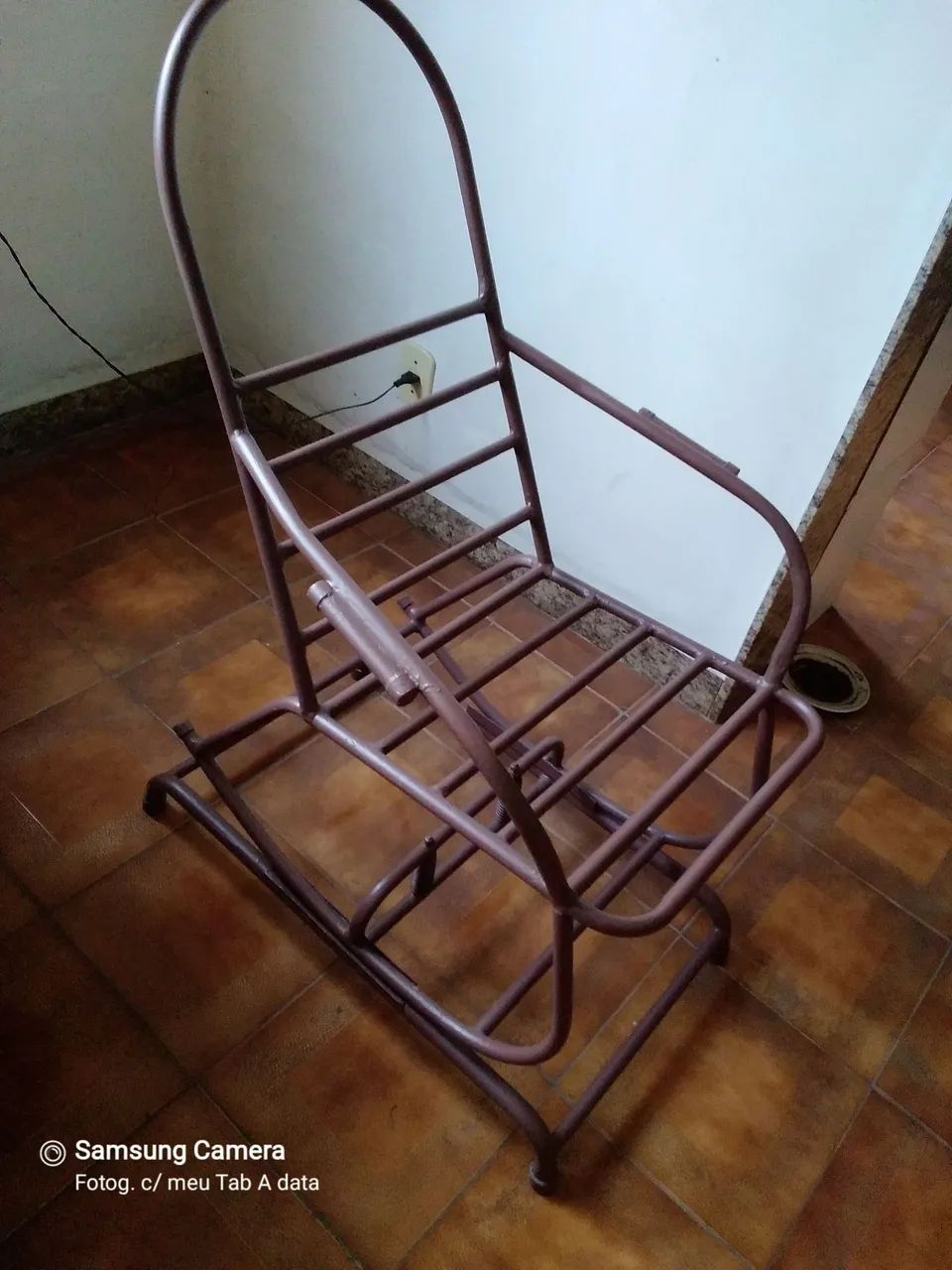 Cadeira de balanço em ferro e mola 