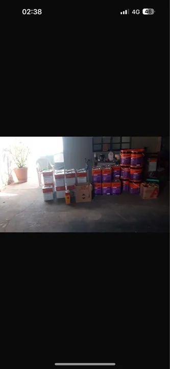 Vendo algumas latas de tinta SUVINL