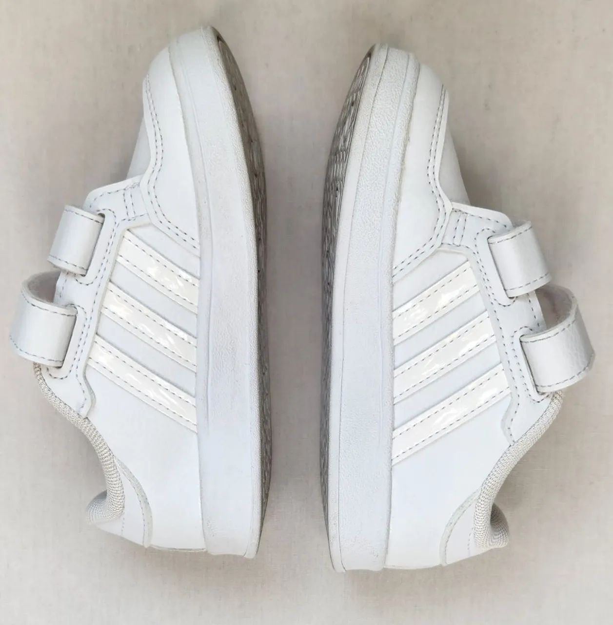 Tênis Adidas Infantil Branco com Velcro - Foto 5