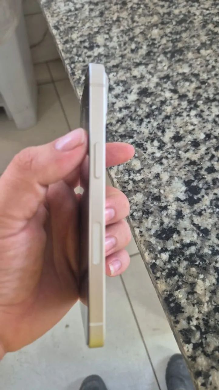 iPhone 13 na cor Estelar (Starlight). - Foto 2