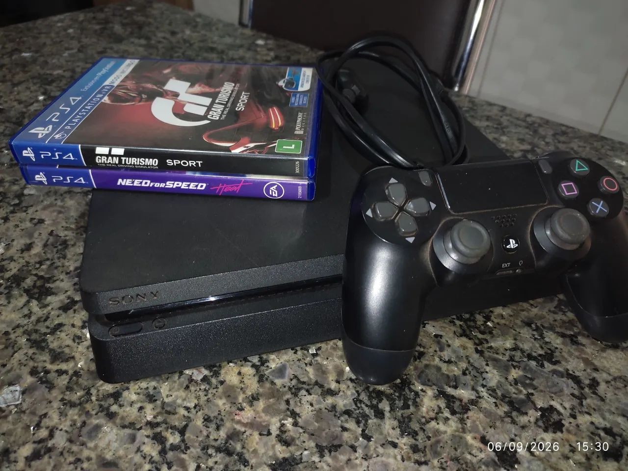 Playstation 4 Slim + Jogos