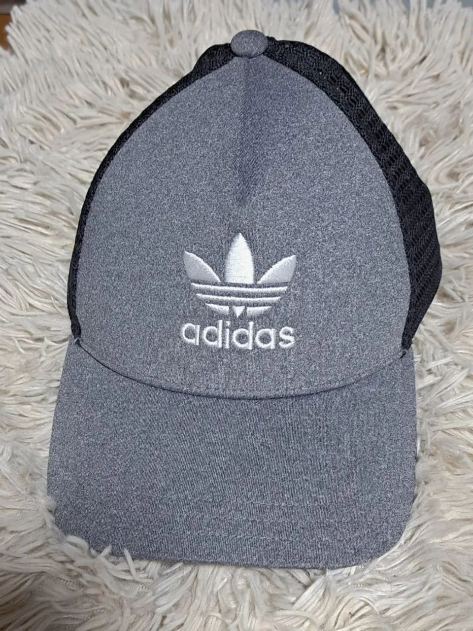 boné trucker da Adidas