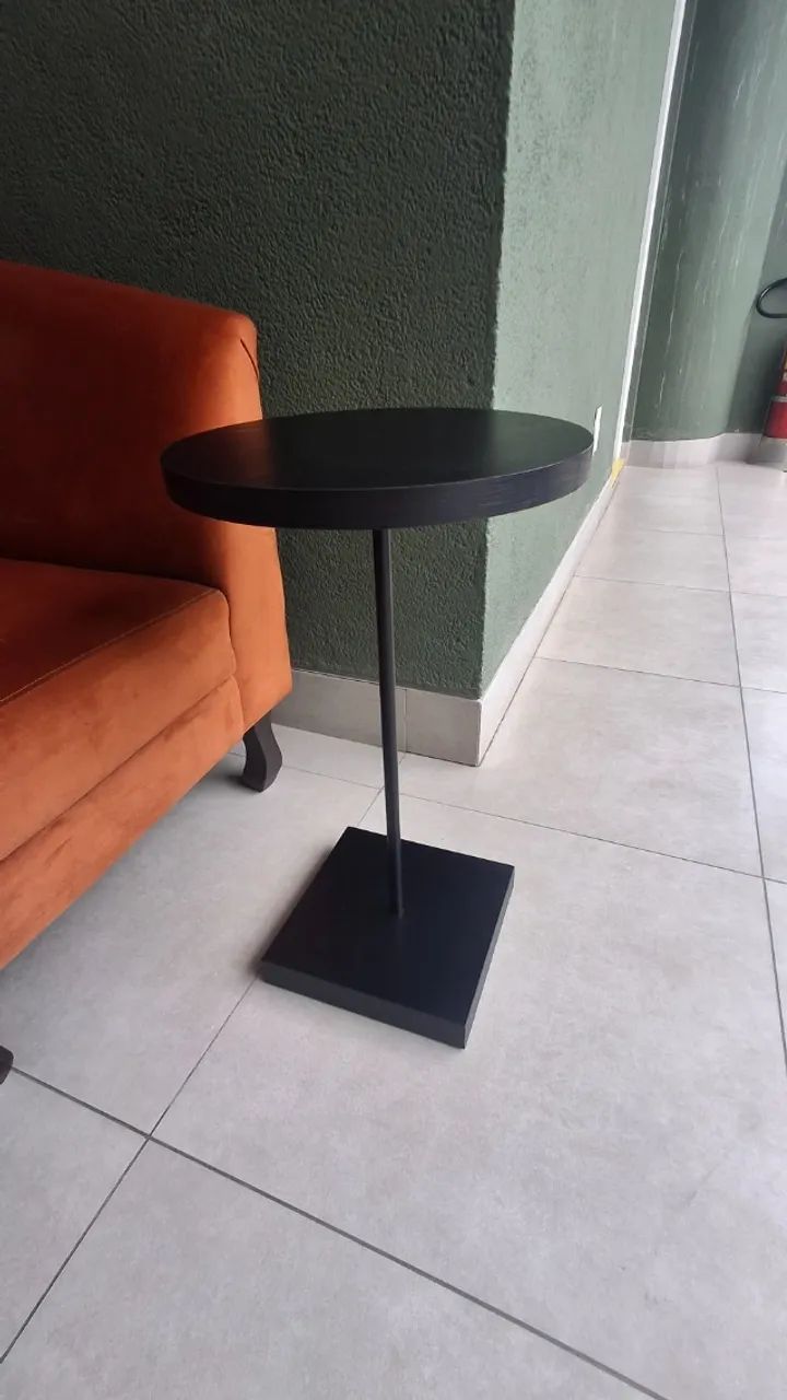 Mesa Lateral de Apoio Moderna | Ideal para Recepção ou Sala
