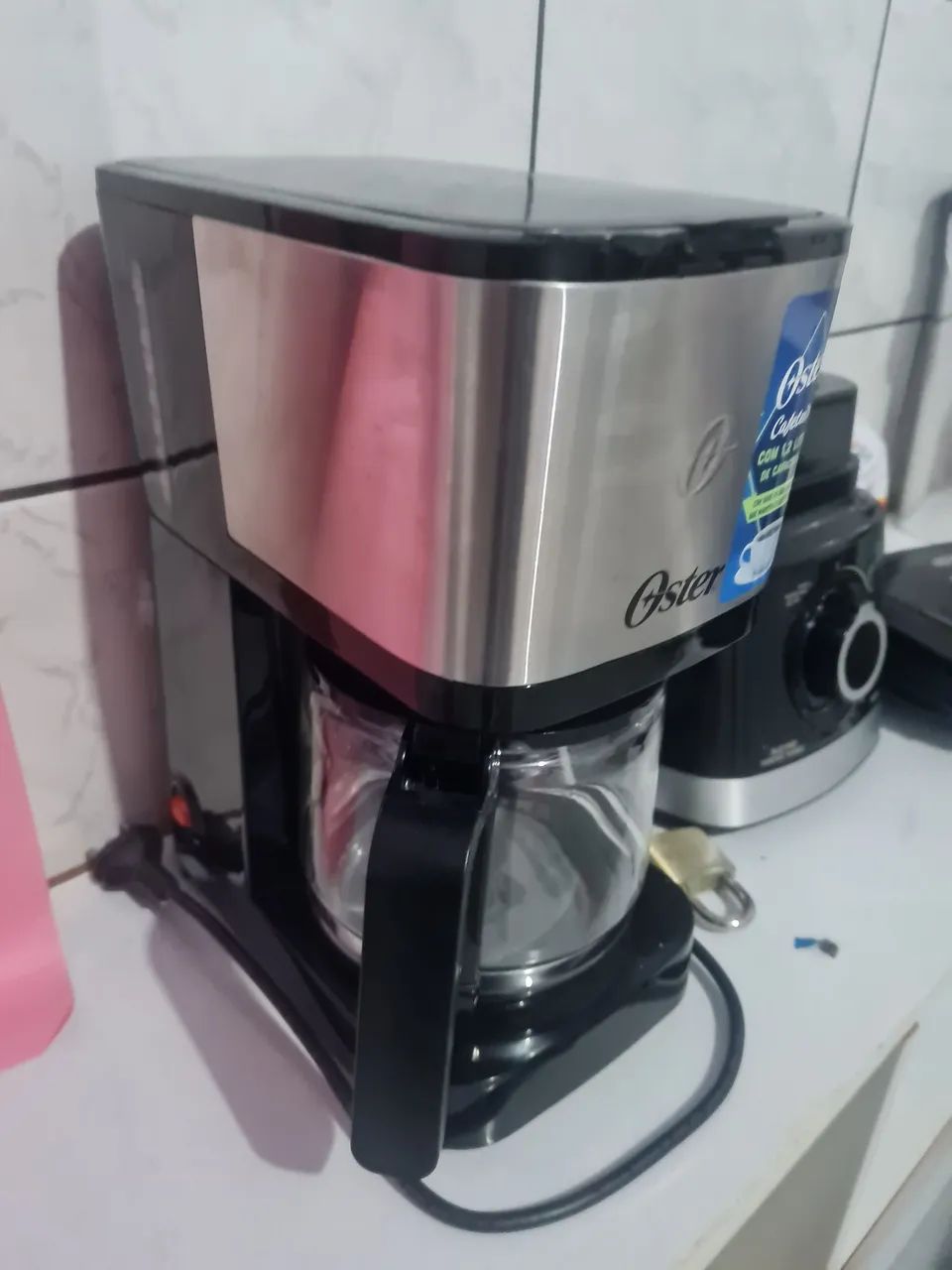       100. Cafeteira semi nova 