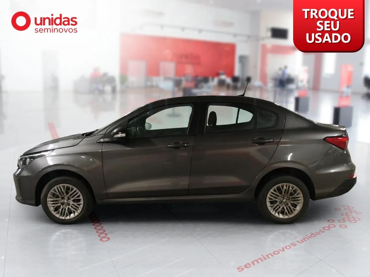 Fiat Cronos Drive 1.0 6V, foto 2 de 19