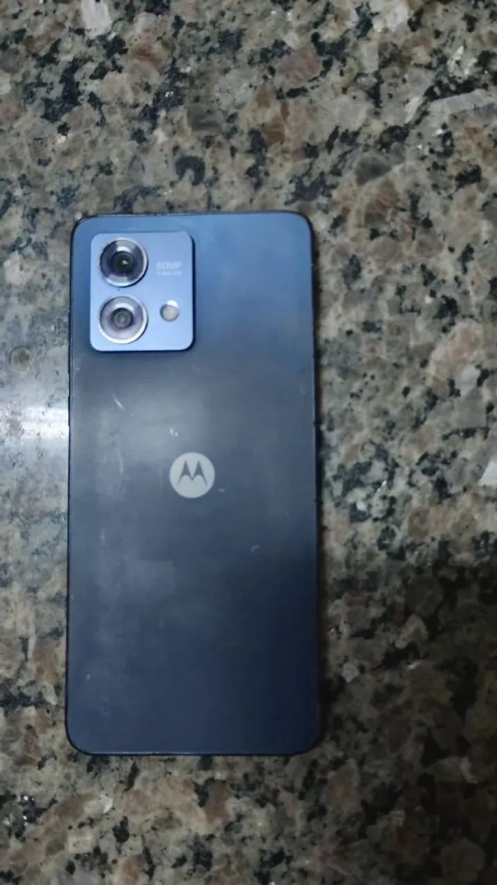 Moto g84 