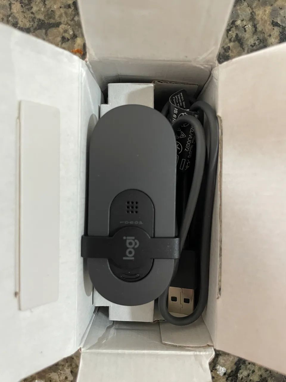 Webcam Full HD logitech brio 100 com microfone - Foto 4