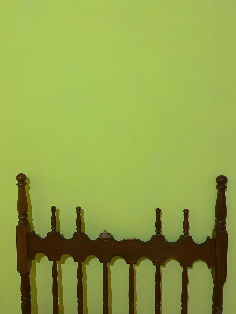 Cama de Solteiro de Madeira - Estrutura Resistente - Foto 2