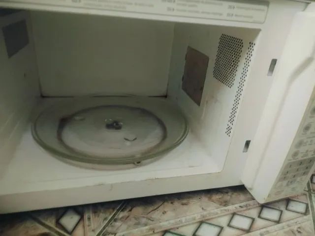 Microondas Eletrolux com defeito - Foto 2