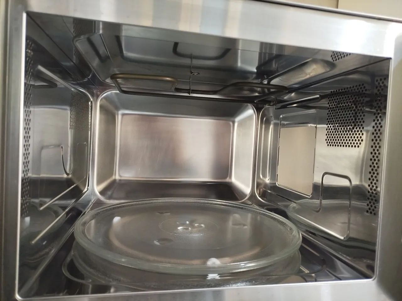 Microondas Electrolux Espelhado 31L 127v IMPECÁVEL, todo em INOX, com Grill e Painel Touch - Foto 3