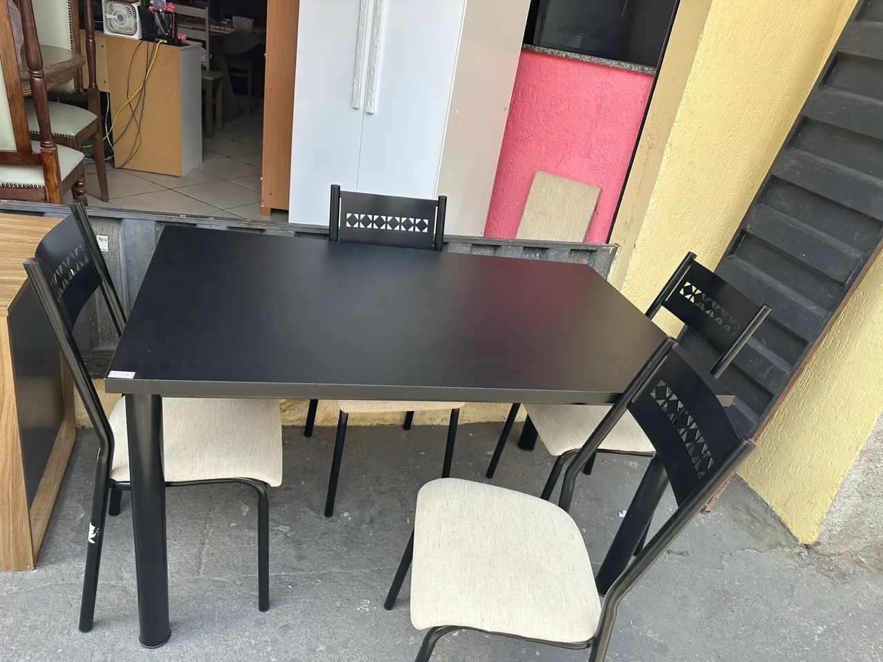 Mesa com a base de ferro com 4 cardeiras ferro - Foto 5