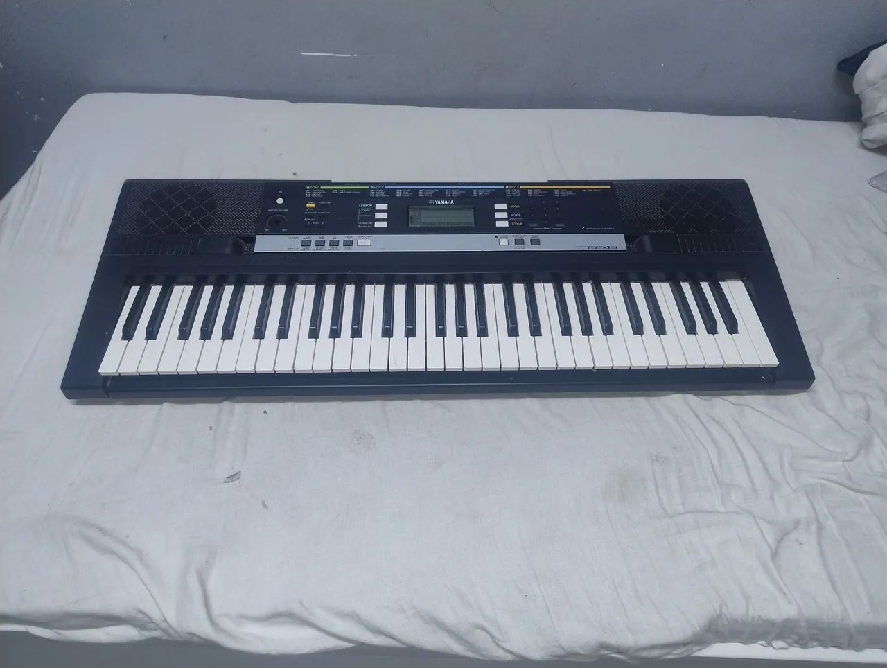 Piano Yamaha PSR-E243 - Foto 3