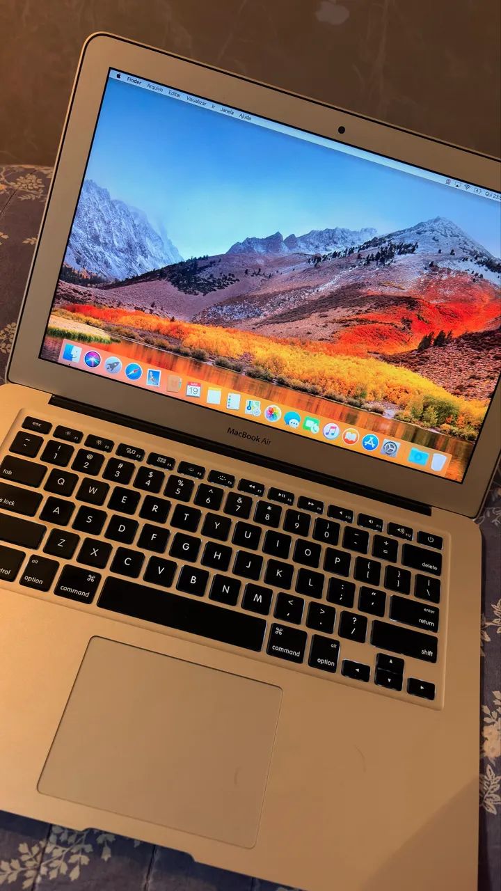ネ*ロ様 MacBook Air 13インチ i5 8GB 128GB 2017 Apple MacBook Air with Intel Core i5, 1.6GHz, (13-inch, 4GB,128GB