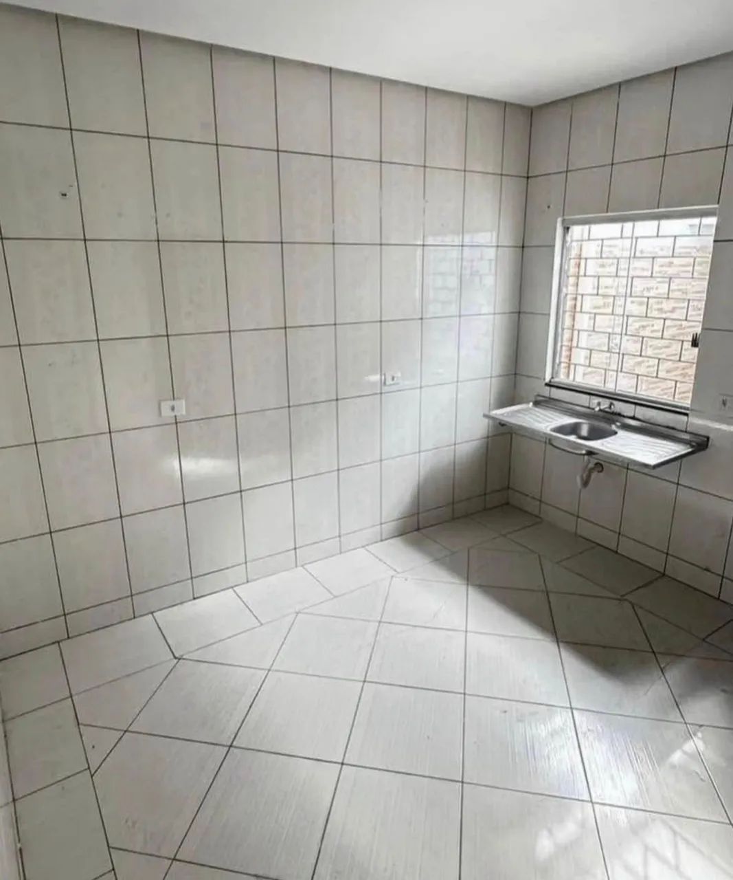 Casa com 2 quartos e 1 banheiro 