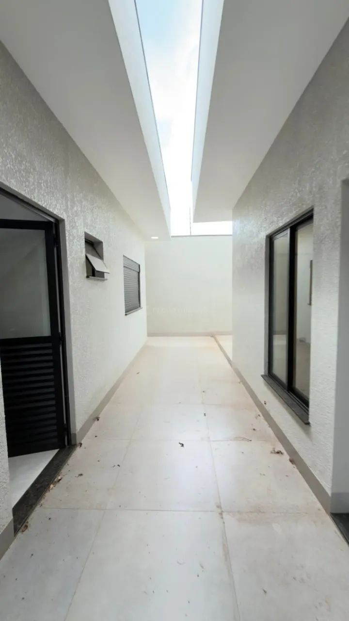 Linda casa nova e moderna com cozinha planejada - Foto 4