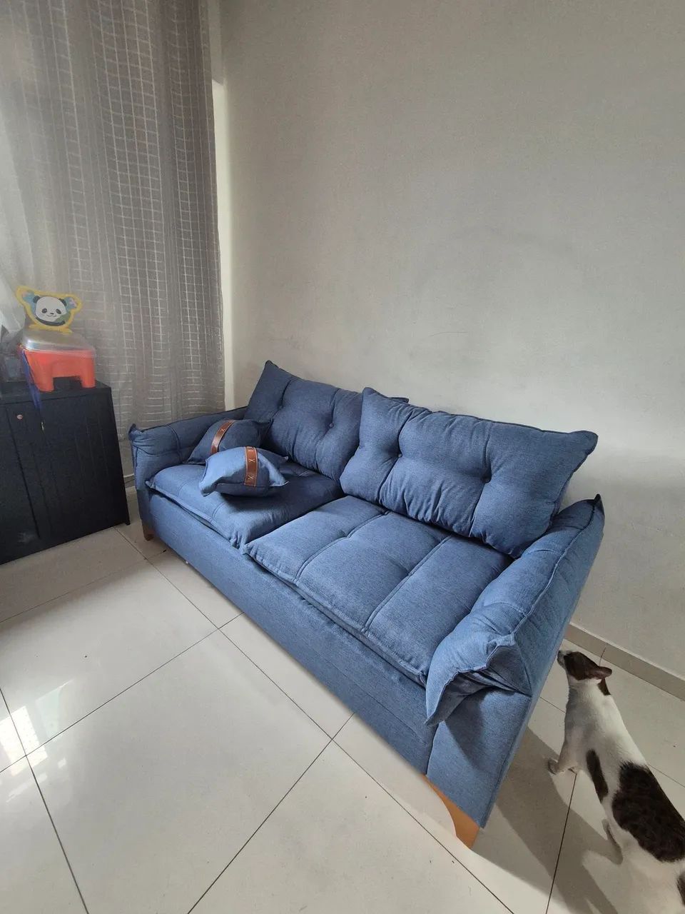 Sofa liminar 180 cm linho azul e p és de madeira - Foto 2