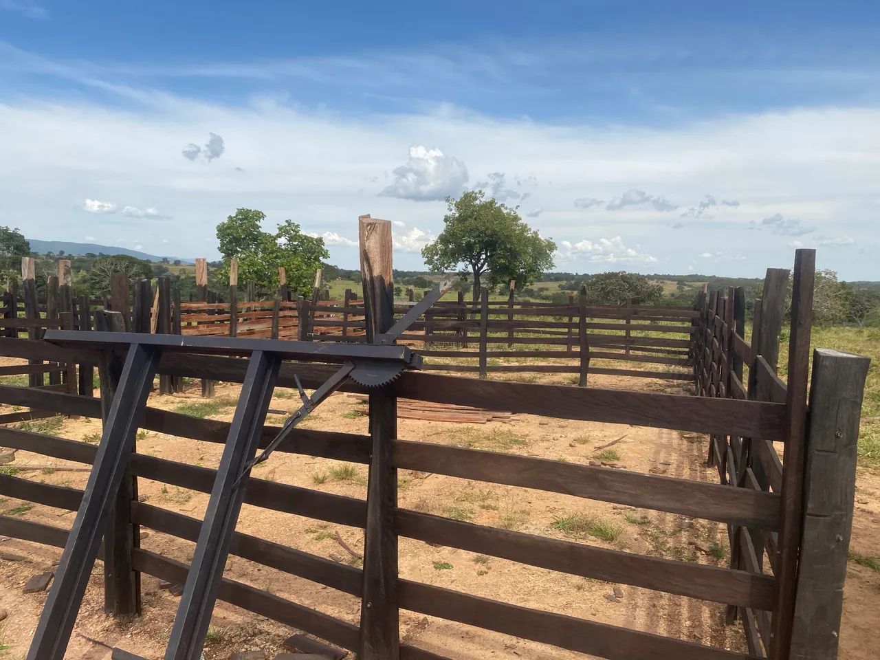 Barro alto Terra top boa água é formada e pastos divididos 100% formada  - Foto 2