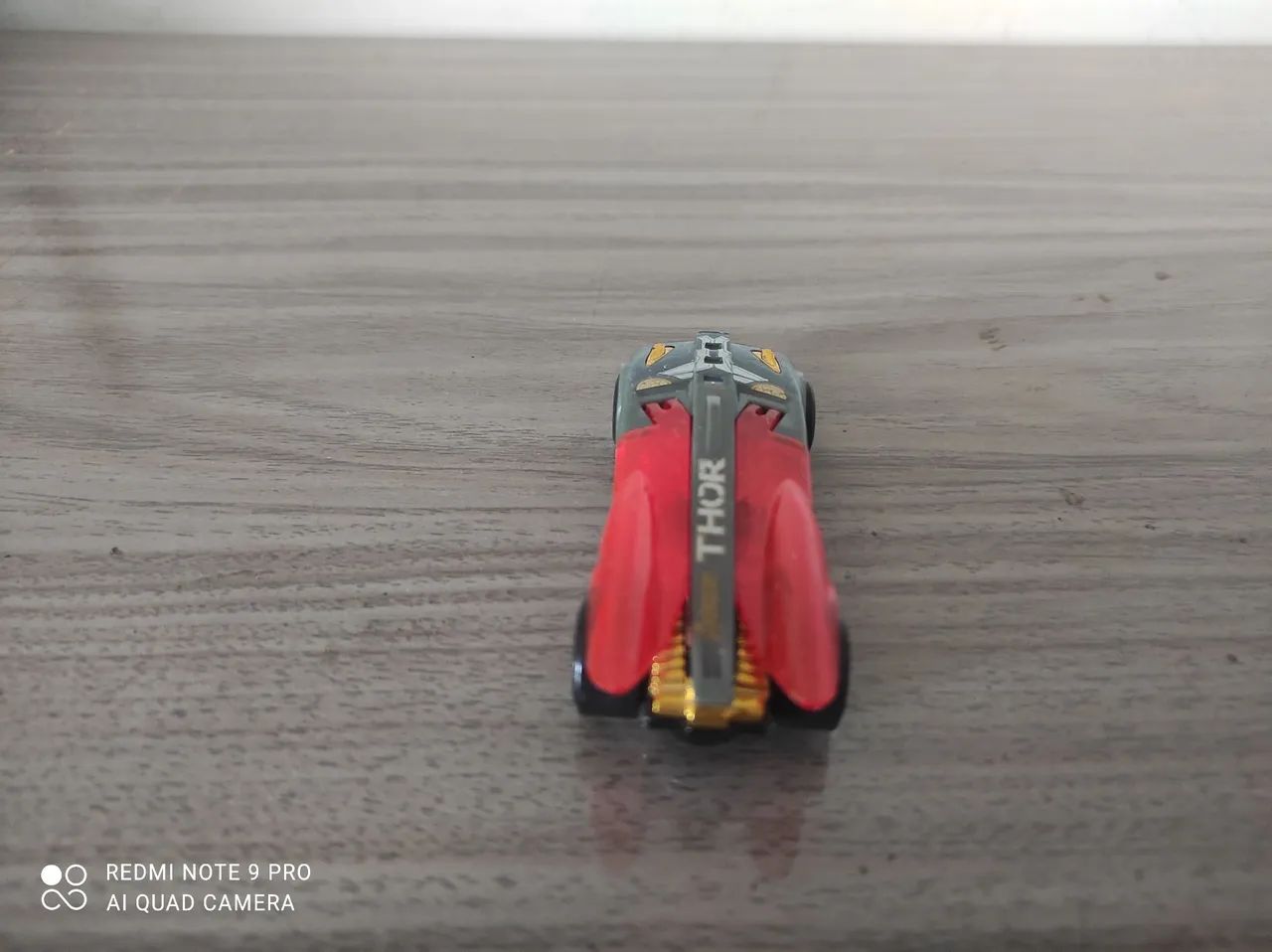 Hot Wheels Buzz Bom 2015 Vingadores Era de Ultron Thor - Foto 3