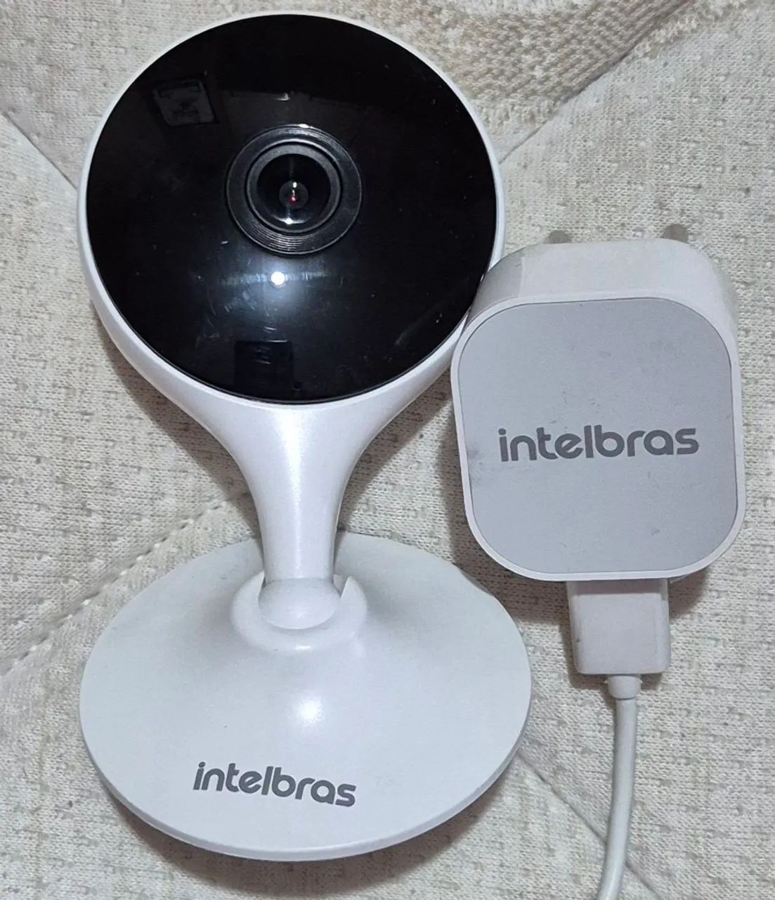 Câmera Wifi Inteligente Intelbras Full HD Compatível com Alexa IM3C