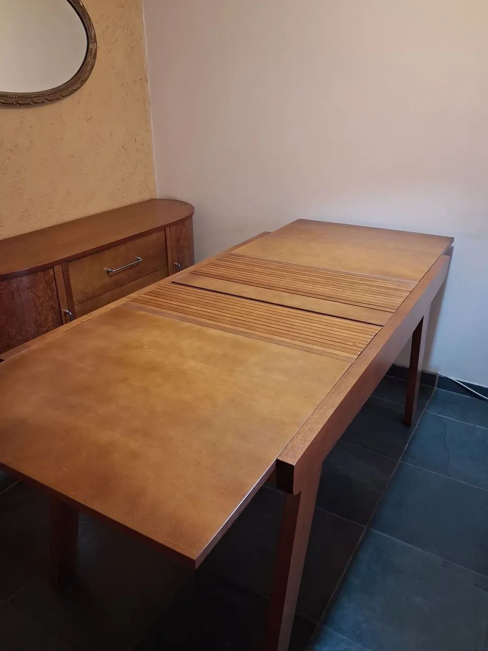 Mesa com extensor, 4 cadeiras e Buffet - Foto 3