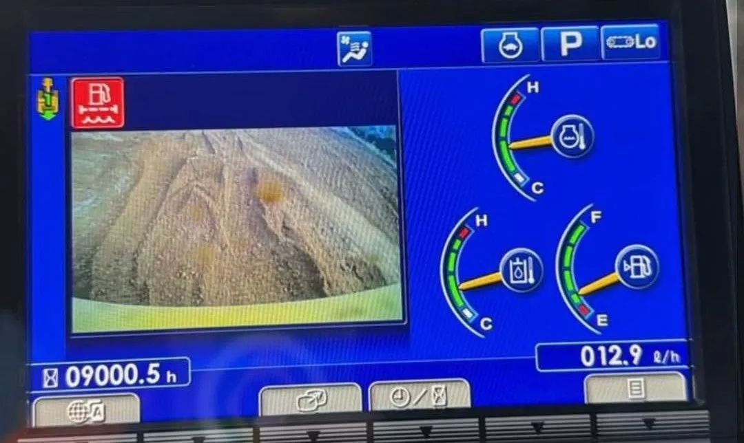 Escavadeira Komatsu - Foto 3