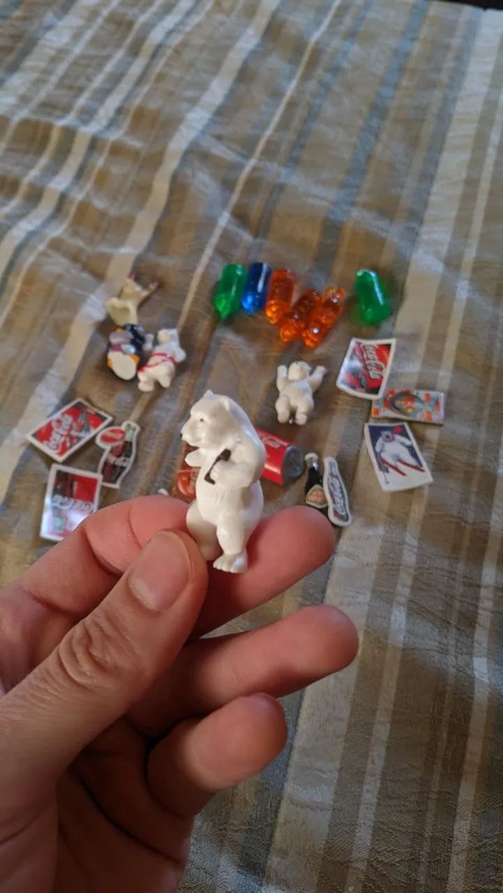 Lote de coleção kinder ovo + coca cola - Foto 2