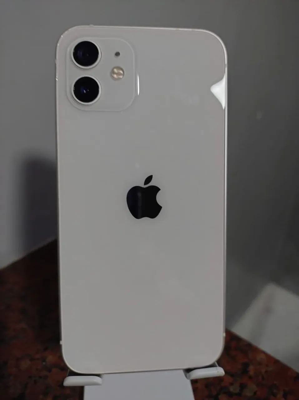 iPhone 12 em ótimo estado 