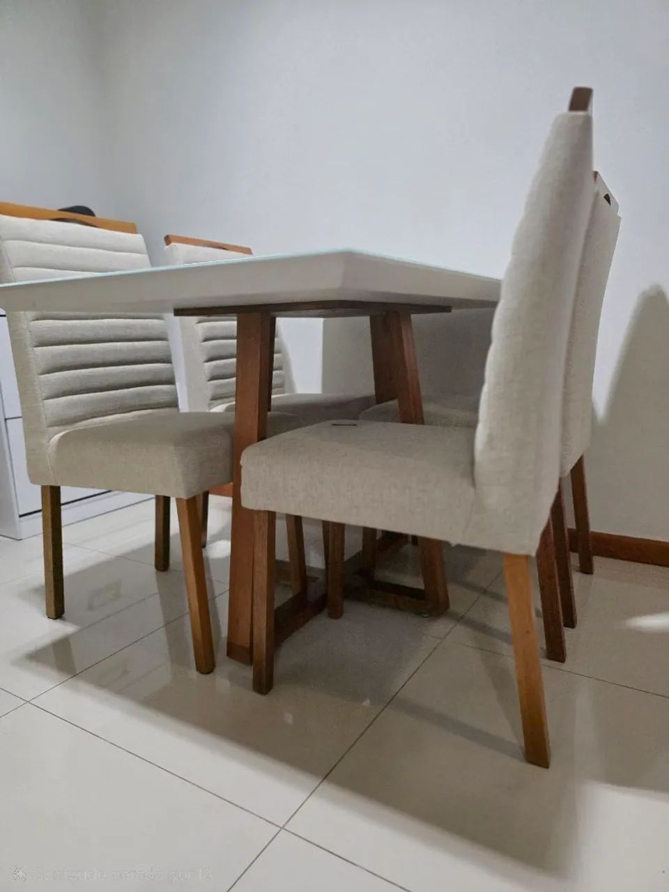Mesa de jantar em Laka + 4 cadeiras EXCELENTE estado! - Foto 2
