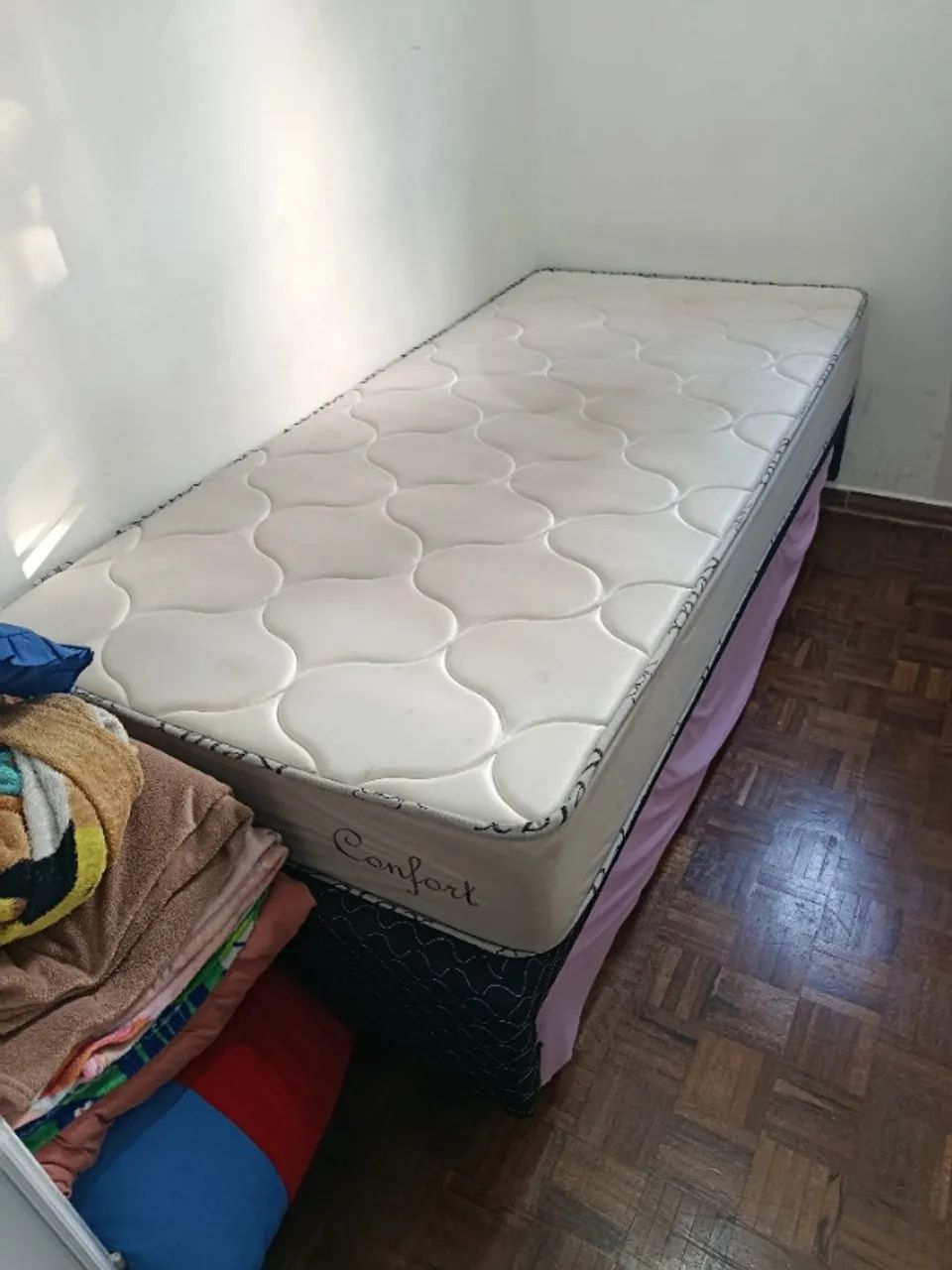 Cama de solteiro com base cama auxiliar 
