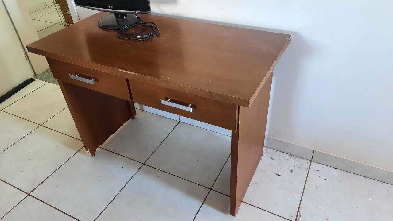 Mesa de Madeira para Escritório - Foto 3