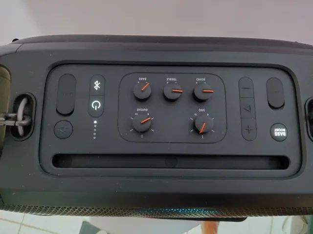 Caixa de Som JBL PartyBox On The Go (com microfone) - Foto 4