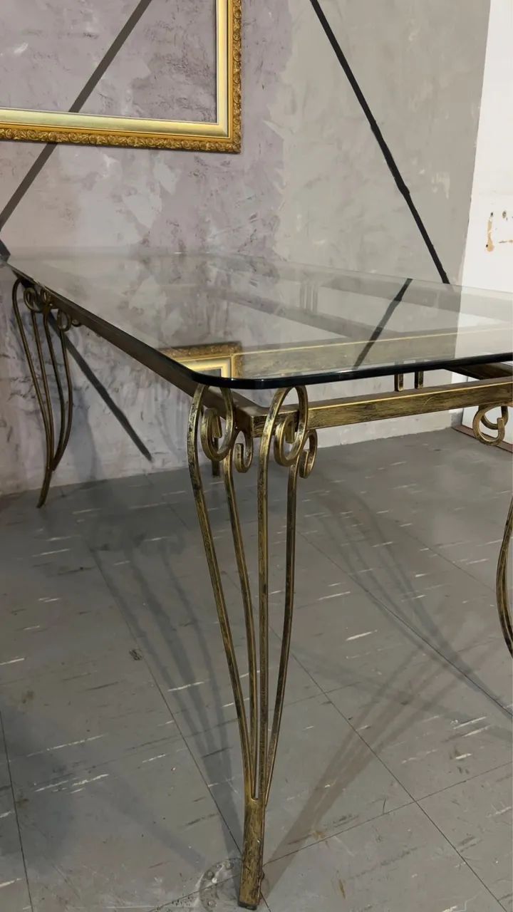 Mesa de Ferro Trabalhada com tampo de Vidro temperado 