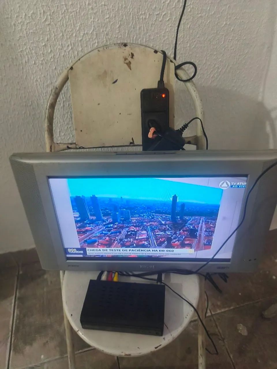 Tv Philips 14' com conversor e antena digital  - Foto 2
