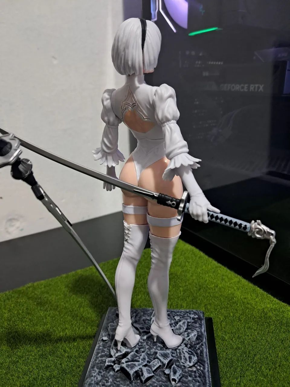 Action Figure Nier: Automata - 2B 26cm - Foto 5