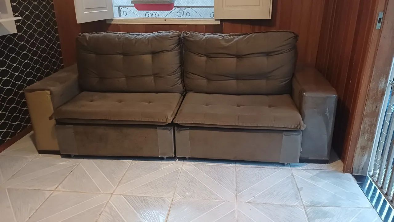 Sofá retratil e reclinável