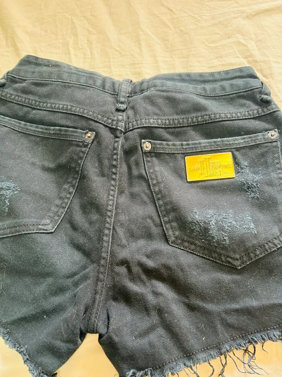 Short jeans marca lança perfume  - Foto 3