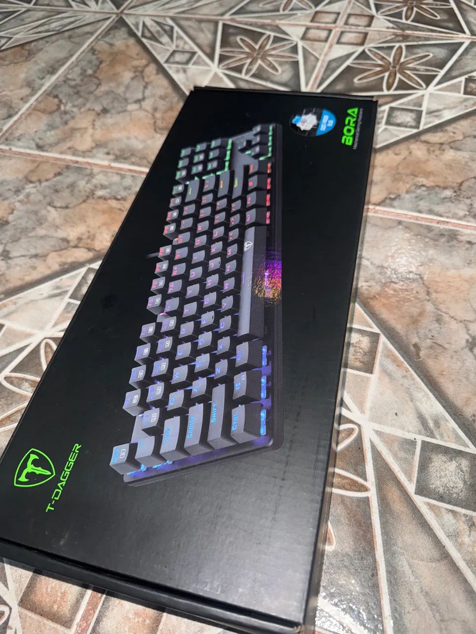 Teclado Mecânico T-Dagger Bora