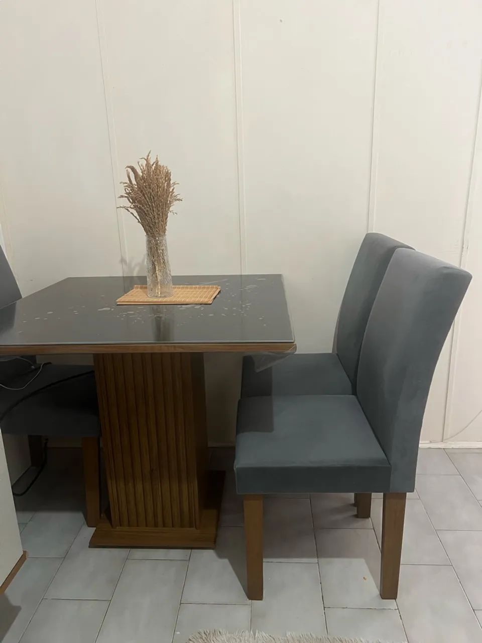 Mesa de jantar 4 cadeiras 