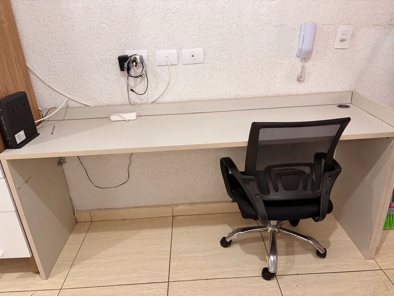 Mesa escritorio e cadeira