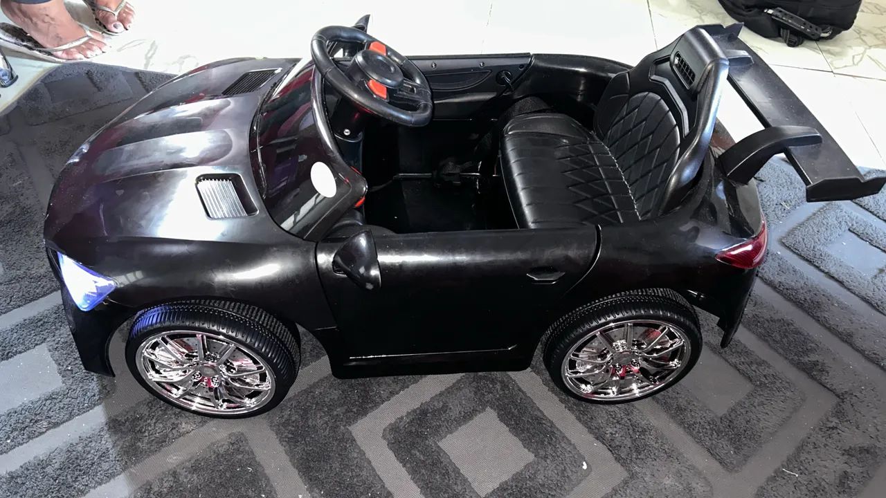 Carro elétrico infantil 