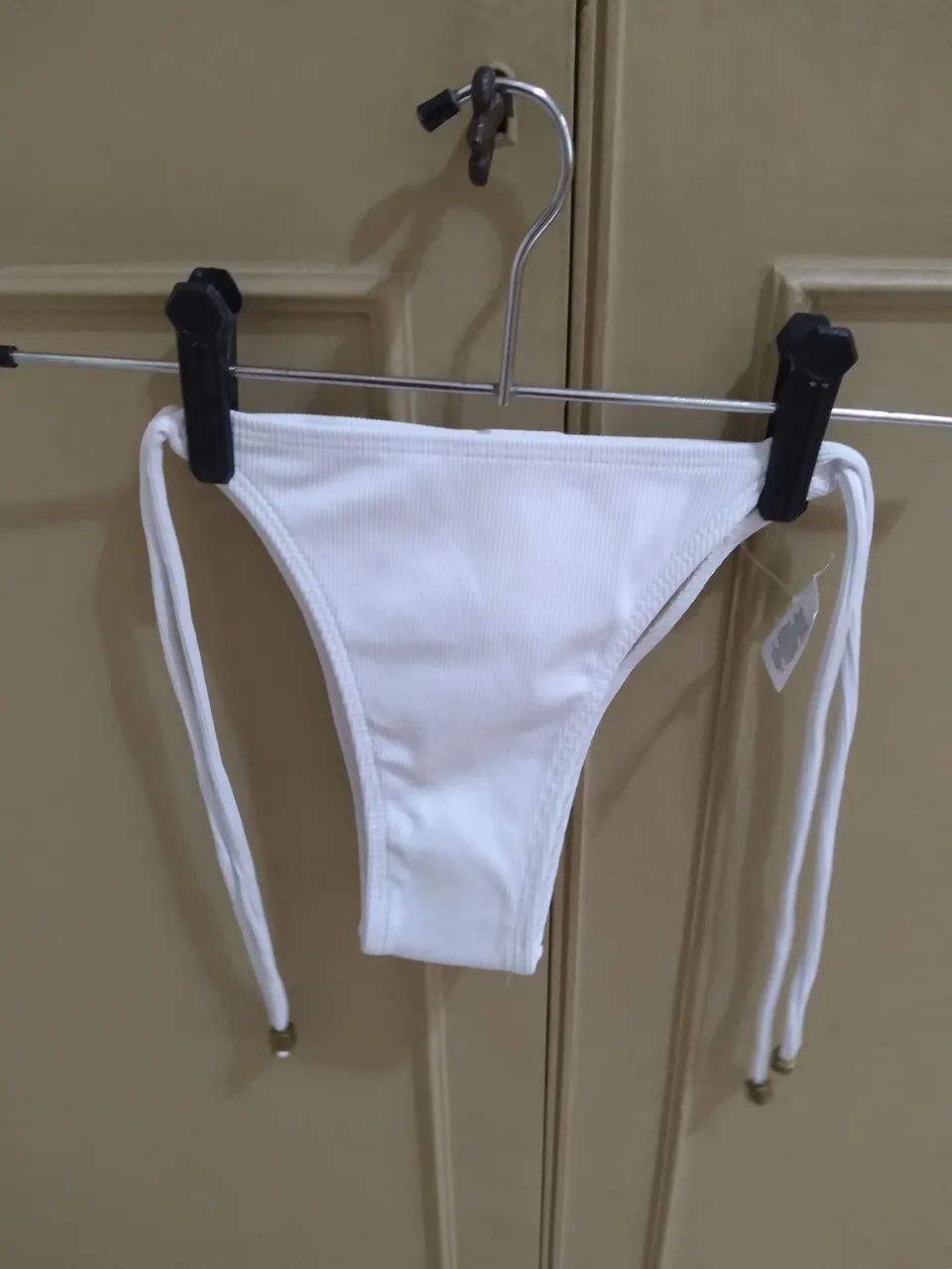 Parte de baixo do biquíni branco 