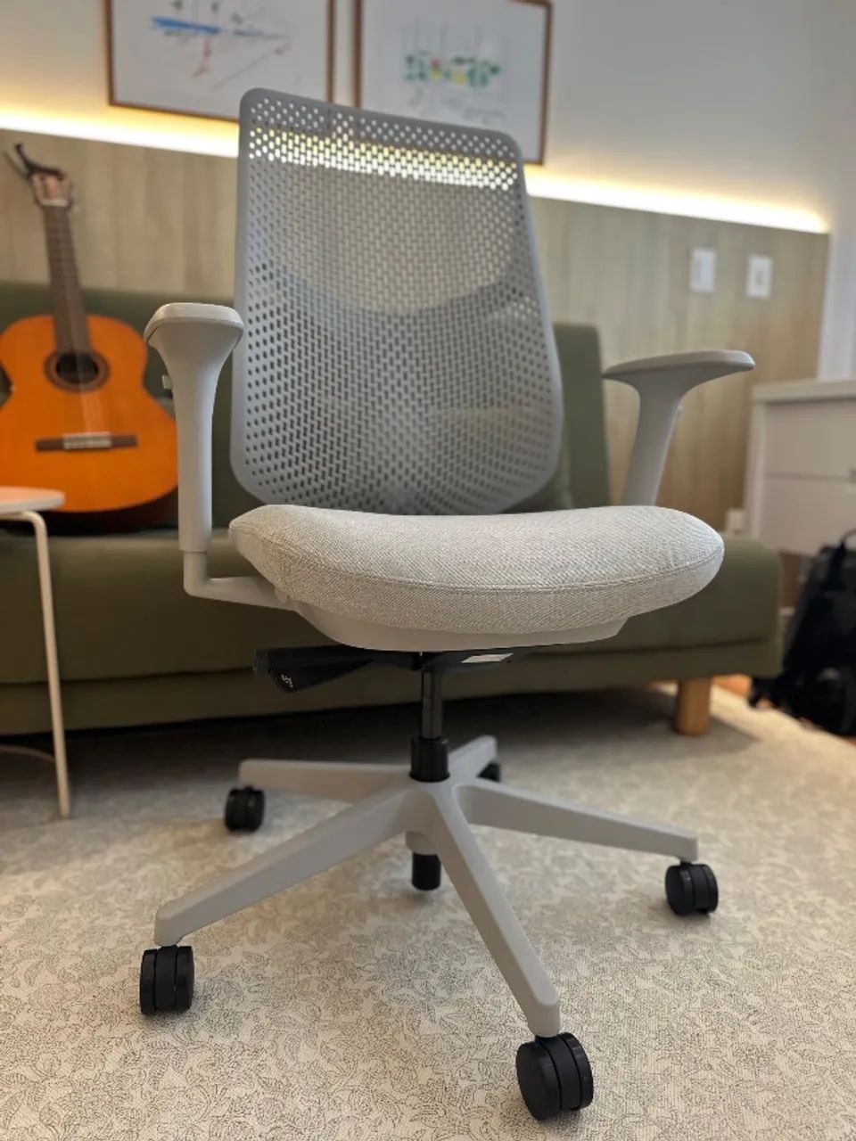 Cadeira Herman Miller Verus