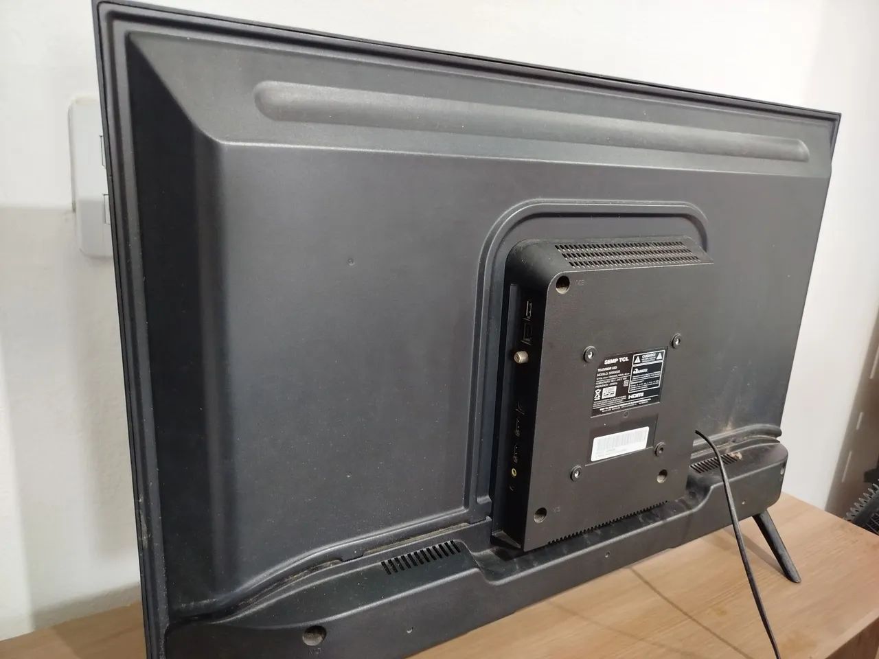 TV TCL 32" com tela trincada - Foto 5