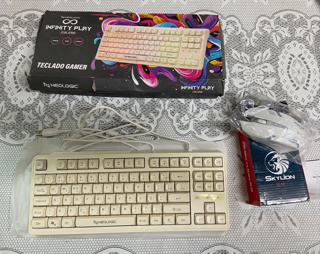 Teclado e mouse USB com RGB