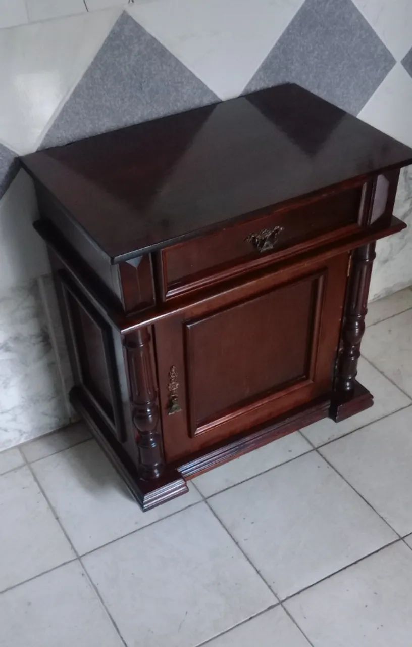 Criado Mudo/ Cômoda 