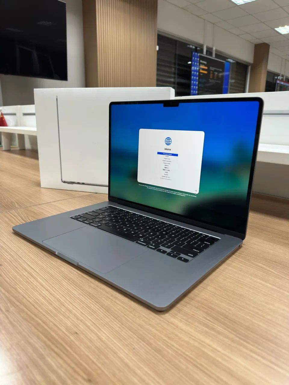 MacBook Air M3 - 16/256 apple care +