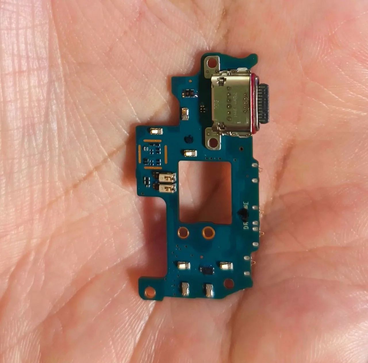 Placa Conector de Carga Galaxy S23 FE Original Samsung Retirada Semi Nova - Foto 4