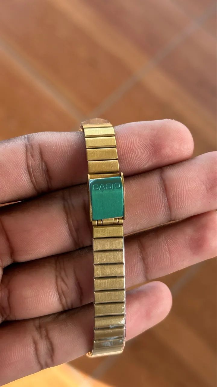 Relógio Casio Digital Dourado Retrô - Estilo Vintage - Foto 3