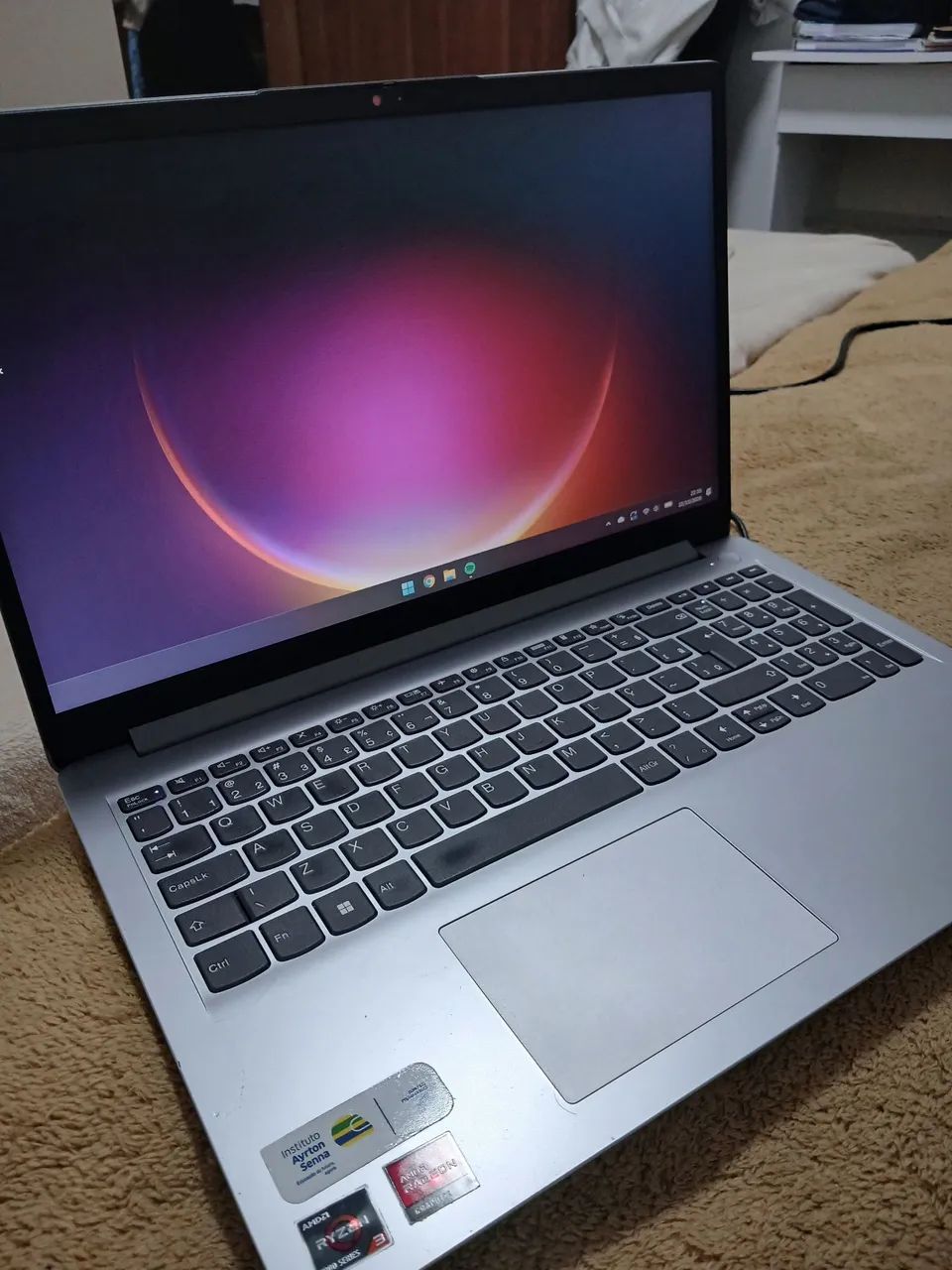 Notebook Lenovo ideapad 3i Ryzen 3 7000s 8GB RAM